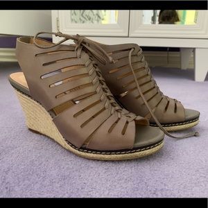 NWT Joan & David leather espadrille wedges